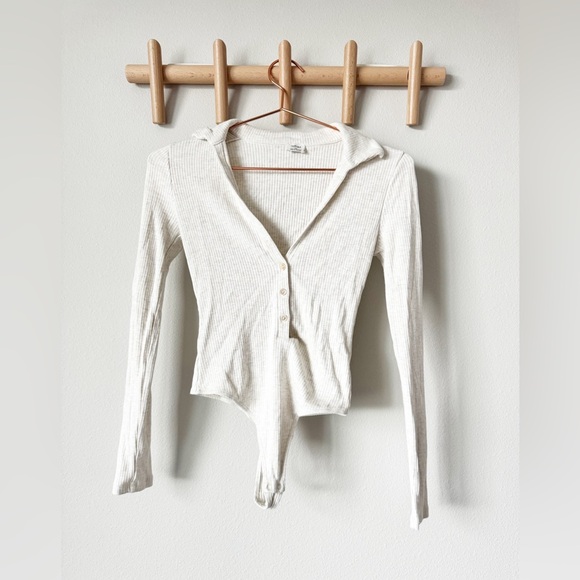 Aritzia Tops - Wilfred Ribbed Bodysuit